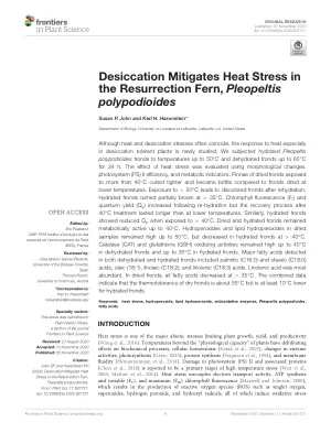 Desiccation mitigates heat stress in the resurrection fern, Pleopeltis polypodioides